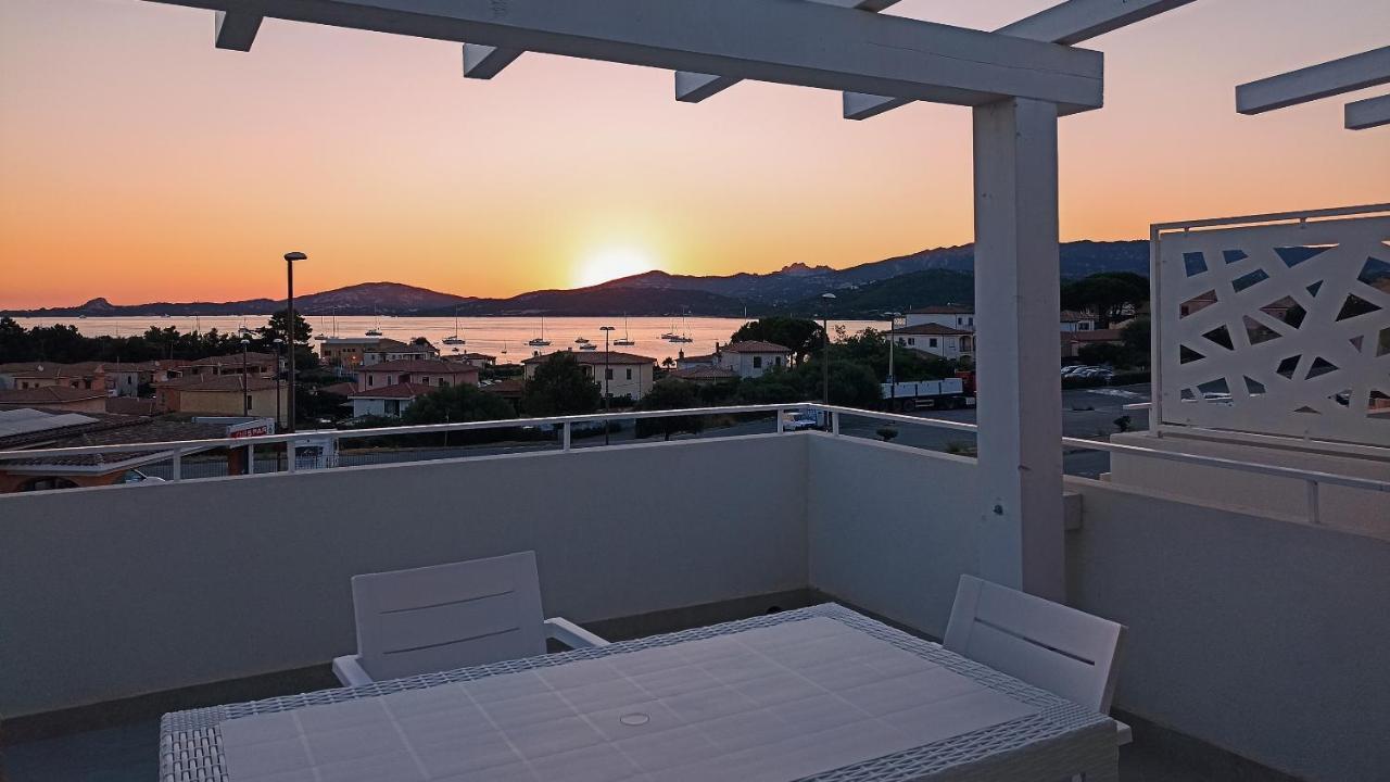 Welcomely - White Terrace - Condominio Acqualife Cannigione Luaran gambar