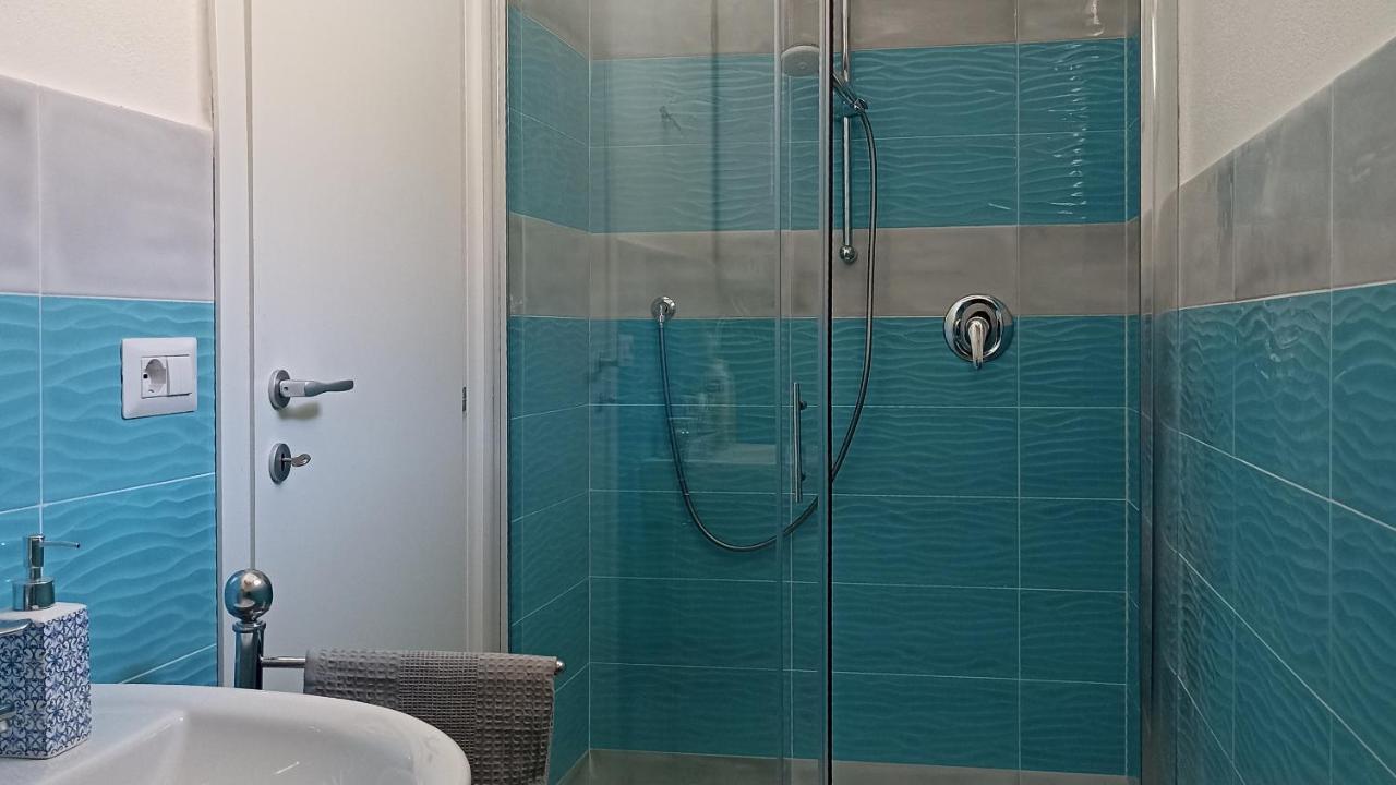 Welcomely - White Terrace - Condominio Acqualife Cannigione Luaran gambar