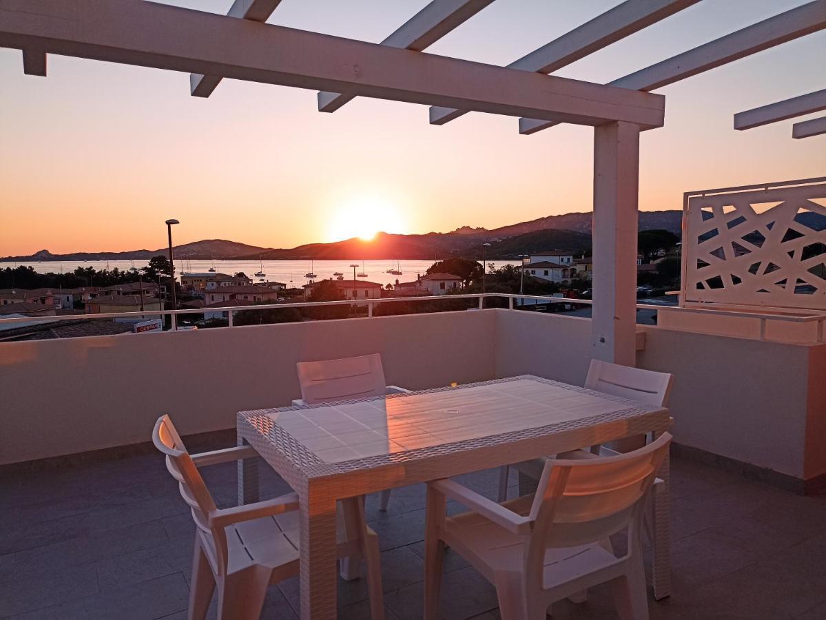 Welcomely - White Terrace - Condominio Acqualife Cannigione Luaran gambar